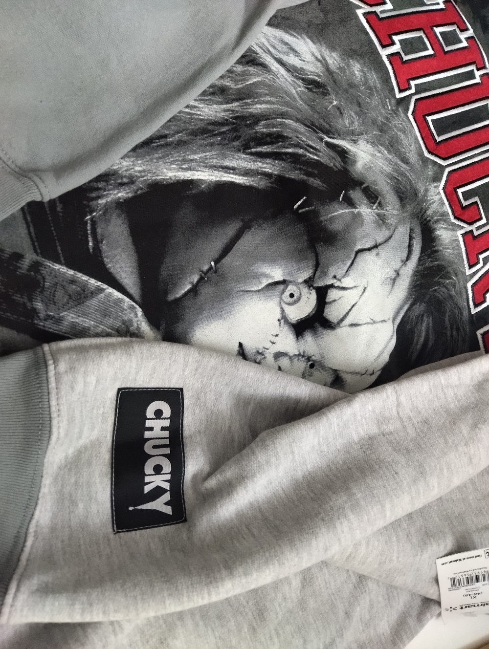 Chucky  Men's Graphic Crewneck Sweatshirt  Light Gray New Size XL - Picture 5 of 6